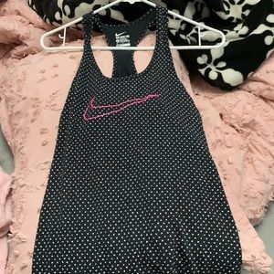 nike workout tank top